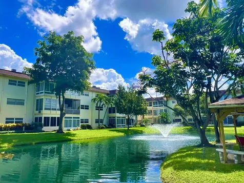 5121 W Oakland Park Boulevard Lauderdale Lakes FL 33313
