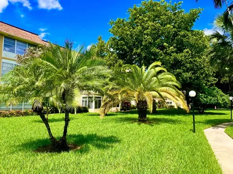 5121 W Oakland Park Boulevard Lauderdale Lakes FL 33313