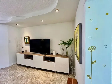 5121 W Oakland Park Boulevard Lauderdale Lakes FL 33313