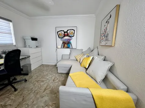 5121 W Oakland Park Boulevard Lauderdale Lakes FL 33313