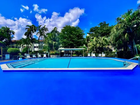 5121 W Oakland Park Boulevard Lauderdale Lakes FL 33313