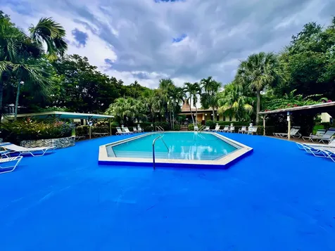 5121 W Oakland Park Boulevard Lauderdale Lakes FL 33313