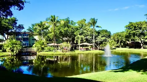 5121 W Oakland Park Boulevard Lauderdale Lakes FL 33313