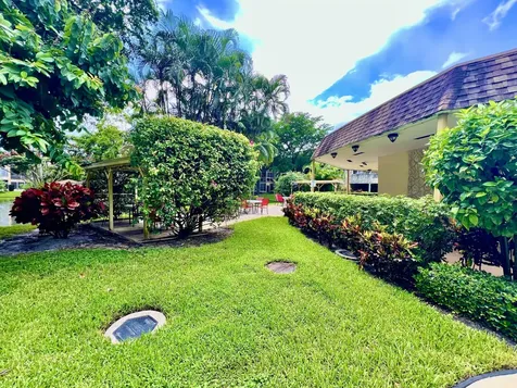 5121 W Oakland Park Boulevard Lauderdale Lakes FL 33313