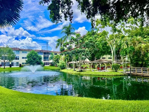 5121 W Oakland Park Boulevard Lauderdale Lakes FL 33313