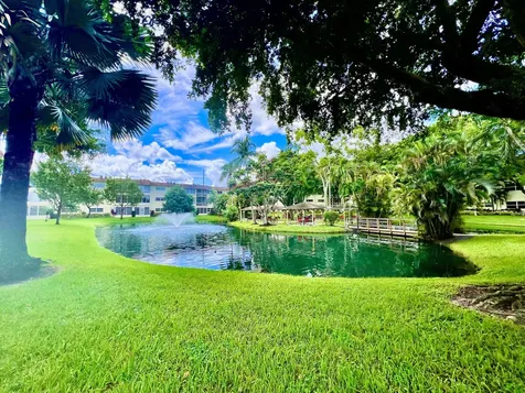 5121 W Oakland Park Boulevard Lauderdale Lakes FL 33313
