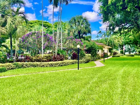 5121 W Oakland Park Boulevard Lauderdale Lakes FL 33313