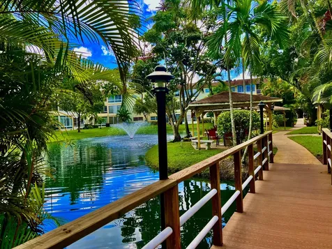 5121 W Oakland Park Boulevard Lauderdale Lakes FL 33313