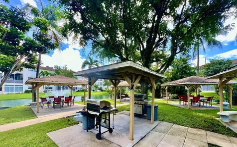 5121 W Oakland Park Boulevard Lauderdale Lakes FL 33313