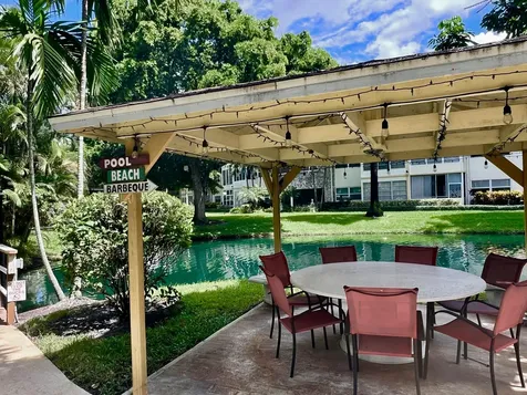 5121 W Oakland Park Boulevard Lauderdale Lakes FL 33313