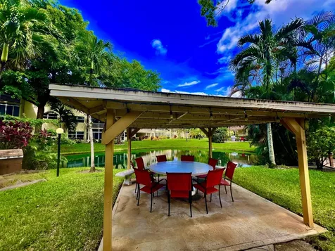 5121 W Oakland Park Boulevard Lauderdale Lakes FL 33313