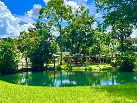 5121 W Oakland Park Boulevard Lauderdale Lakes FL 33313