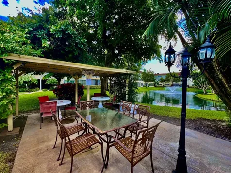 5121 W Oakland Park Boulevard Lauderdale Lakes FL 33313