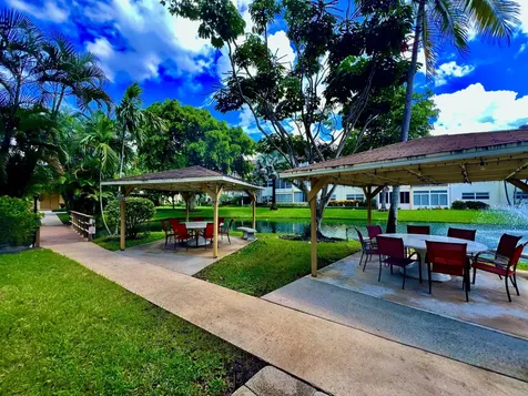 5121 W Oakland Park Boulevard Lauderdale Lakes FL 33313