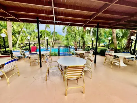 5121 W Oakland Park Boulevard Lauderdale Lakes FL 33313