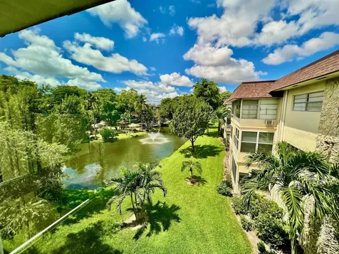 5121 W Oakland Park Boulevard Lauderdale Lakes FL 33313
