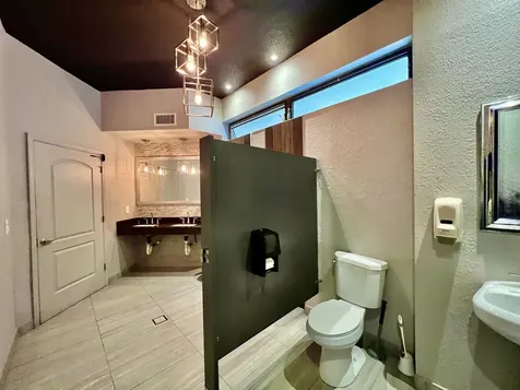 5121 W Oakland Park Boulevard Lauderdale Lakes FL 33313