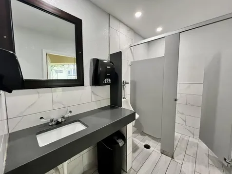 5121 W Oakland Park Boulevard Lauderdale Lakes FL 33313