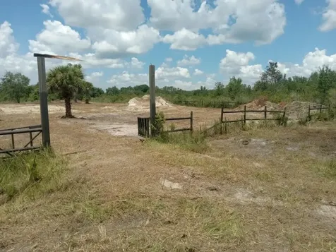 19145 NW 270th Street Okeechobee FL 34972