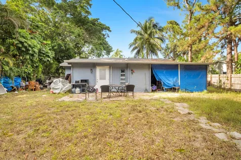 5372 Woodland Drive Delray Beach FL 33484