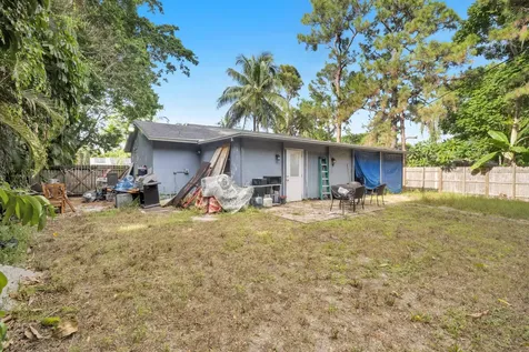 5372 Woodland Drive Delray Beach FL 33484