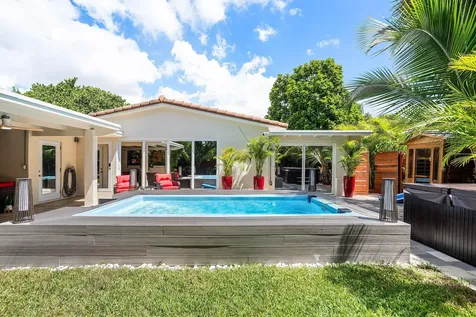 2041 Ne 30th Street Fort Lauderdale FL 33306
