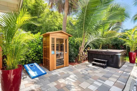 2041 Ne 30th Street Fort Lauderdale FL 33306