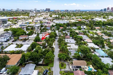 2041 Ne 30th Street Fort Lauderdale FL 33306