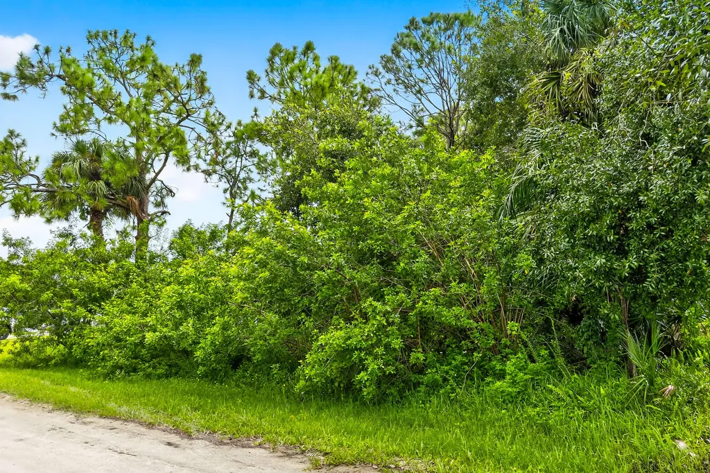8156 101st Court Vero Beach FL 32967