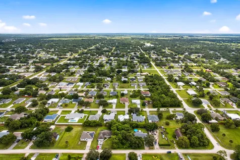 8156 101st Court Vero Beach FL 32967