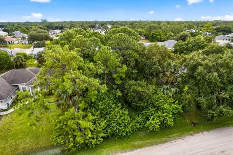 8156 101st Court Vero Beach FL 32967