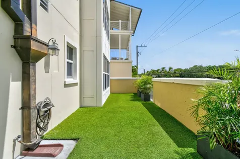 3940 N Flagler Drive West Palm Beach FL 33407