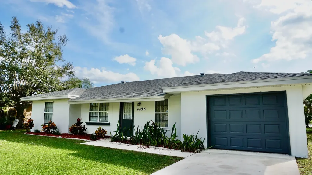 2256 Se East Dunbrooke Circle Port Saint Lucie FL 34952