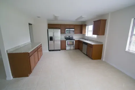 2256 Se East Dunbrooke Circle Port Saint Lucie FL 34952