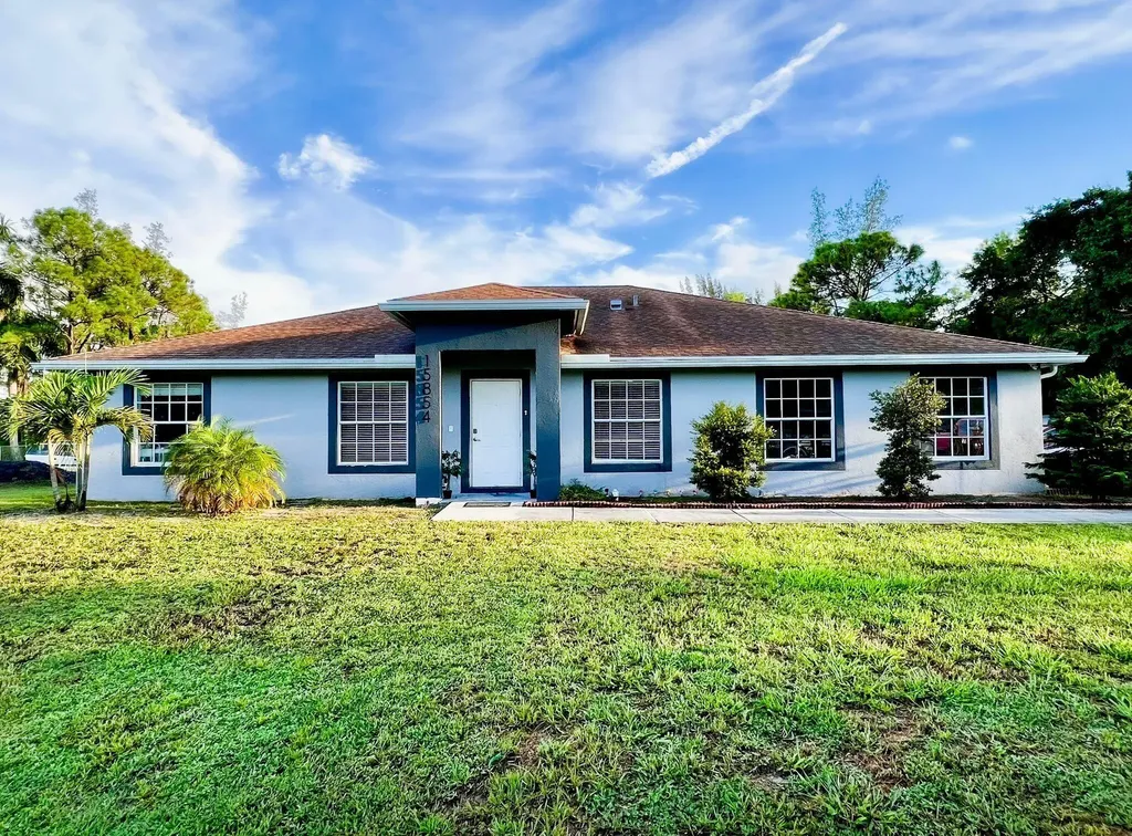 15854 92nd Court The Acreage FL 33412