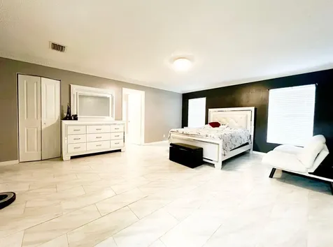 15854 92nd Court The Acreage FL 33412