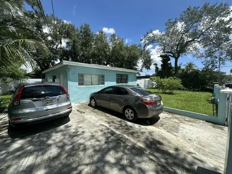 2315 Nw Nw 97th Street Miami FL 33147