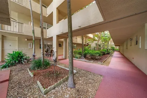 404 Nw 68th Avenue Plantation FL 33317