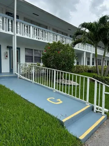 125 Westbury G Deerfield Beach FL 33442