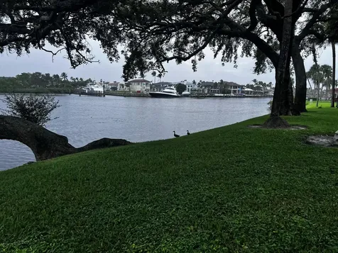 386 Golfview Road North Palm Beach FL 33408