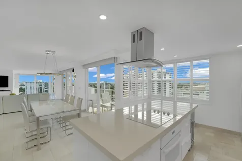2800 E Sunrise Boulevard Fort Lauderdale FL 33304