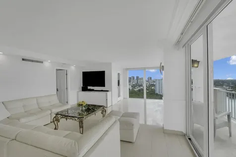 2800 E Sunrise Boulevard Fort Lauderdale FL 33304