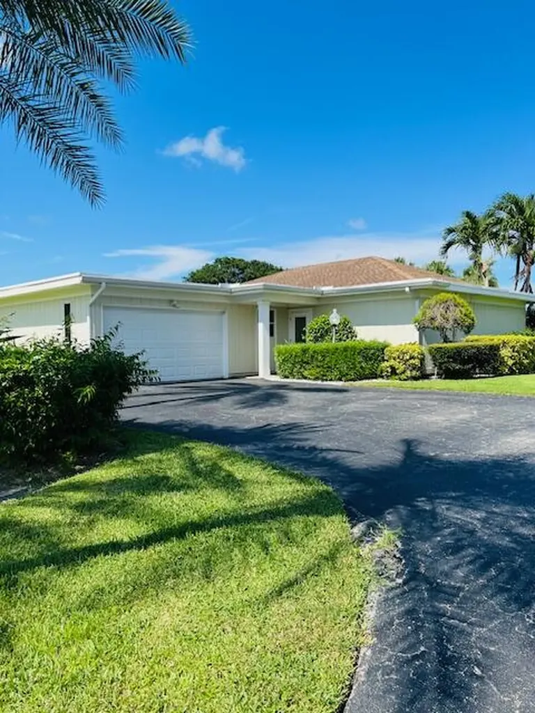 13564 Whispering Lakes Lane Palm Beach Gardens FL 33418