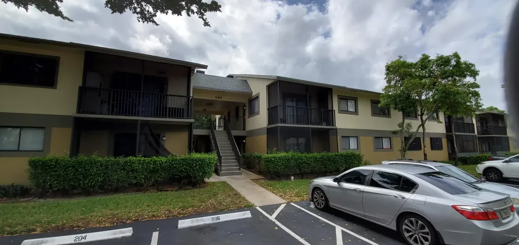 522 Trace Circle Deerfield Beach FL 33441