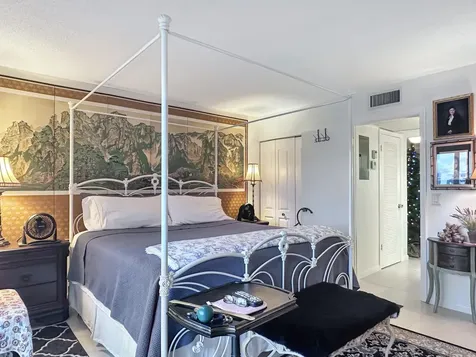 208 Wellington West Palm Beach FL 33417