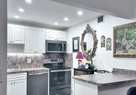 208 Wellington West Palm Beach FL 33417
