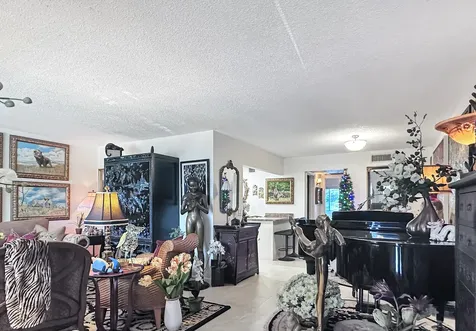 208 Wellington West Palm Beach FL 33417