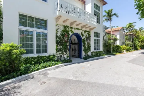 236 Phipps Plaza Palm Beach FL 33480