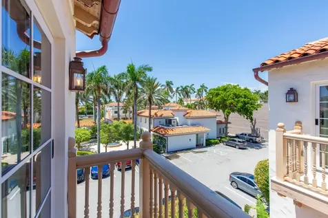 236 Phipps Plaza Palm Beach FL 33480