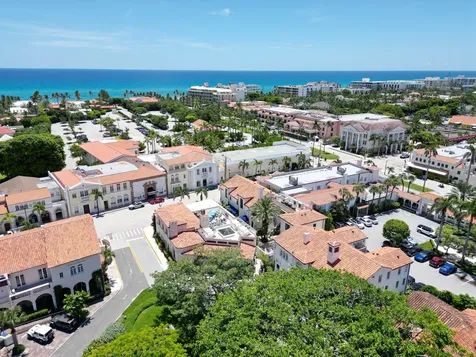 236 Phipps Plaza Palm Beach FL 33480